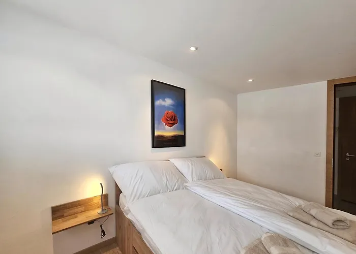 Aramis Ground Floor 萨斯费