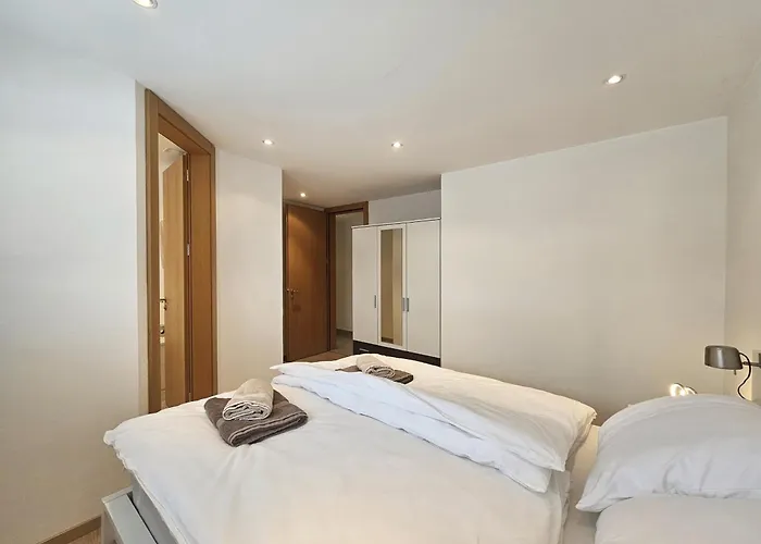 Aramis Ground Floor * 萨斯费