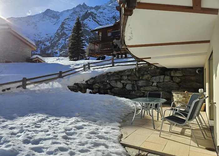 Aramis Ground Floor * 萨斯费